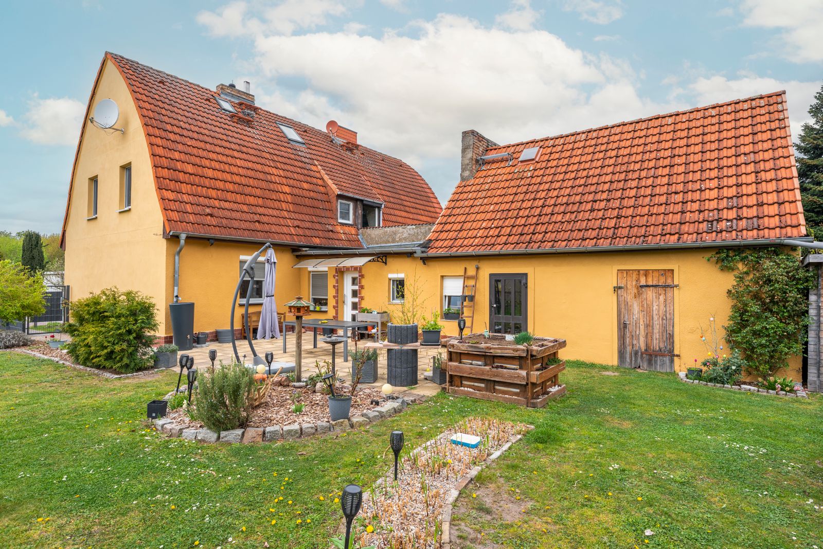 W-02YEM6_Danziger Str. 10_Titel.jpg