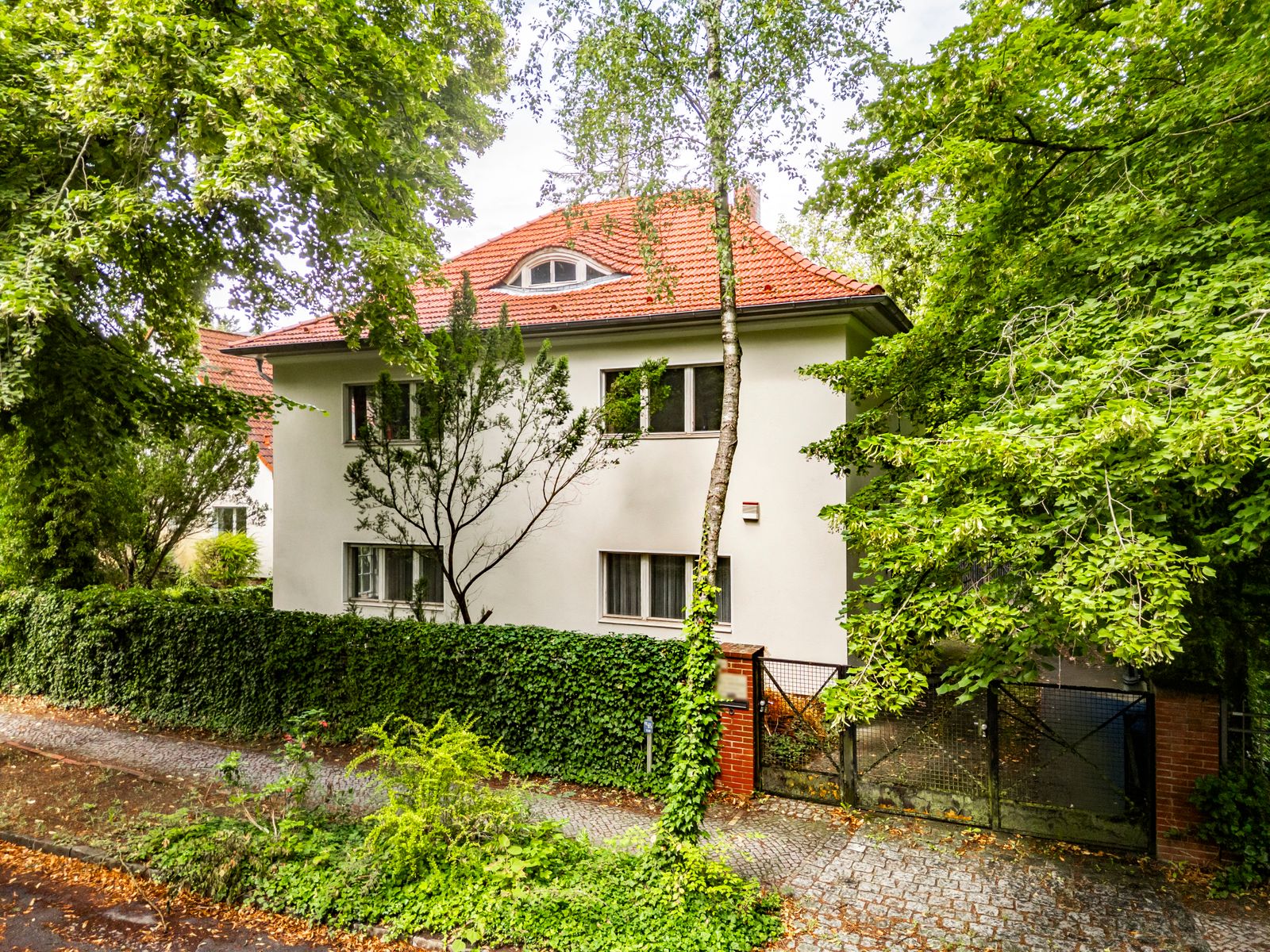 W-02VROS_Robert-Koch-Str. 8A_Titel.jpg