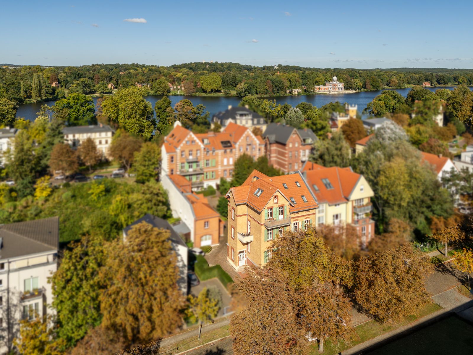 W-04689K_Helmholtzstr. 18_Titel.jpg