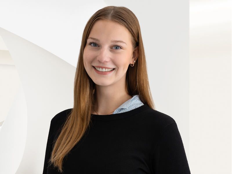 Nika Kuehnke.png